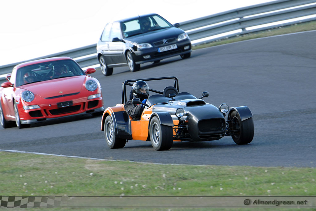 http://www.almondgreen.net/galleries/Circuit/Sortie_Objectif_Circuit_18_10_09_Mas_du_Clos/DSC_4431.jpg
