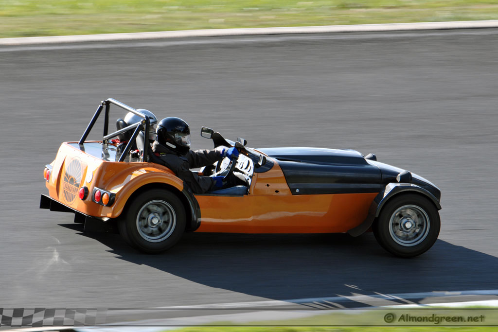 http://www.almondgreen.net/galleries/Circuit/Sortie_Objectif_Circuit_18_10_09_Mas_du_Clos/DSC_4883.jpg